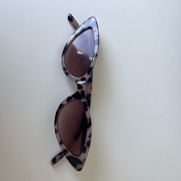 Topshop tortoiseshell small cat-eye sunglasses - Picture 5 of 5